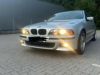 BMW 523