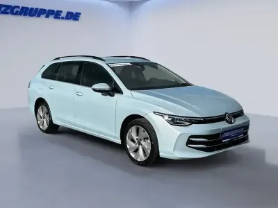 Neu VW Golf VIII Style 150 PS (110 kW) 2025 Crystaliceblue Kombi