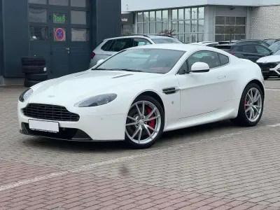Gebraucht Aston Martin V8 426 PS (313 kW) 2017 Stratus white Coupé