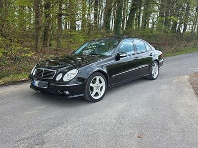 Second-hand Mercedes E320 Avantgarde 224 CP (164 kW) 2003 Negru Berlinǎ