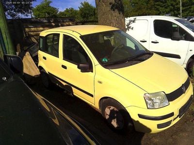 Second-hand Fiat Panda 54 CP (39 kW) 2009 Galben Hatchback