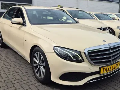 Gebraucht Mercedes E200 150 PS (110 kW) 2019 Hellelfenbein Limousine