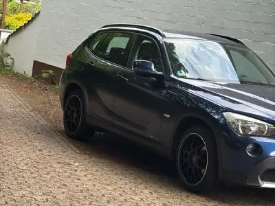 Gebraucht BMW X1 143 PS (105 kW) 2011 Blau SUV