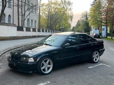 Second-hand BMW 328 M Sport 193 CP (141 kW) 1995 Negru Berlinǎ