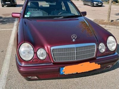 Mercedes E200