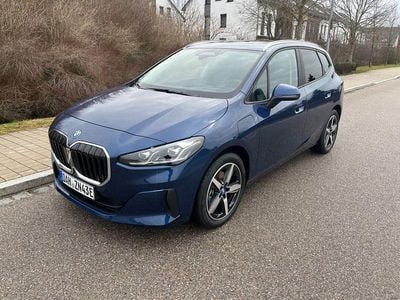 Blau Gebraucht 2023 BMW 225 Active Tourer Luxury Line Van / Kleinbus | 33.000 € (Fairer Preis)
