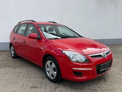Gebraucht Hyundai i30 Edition 109 PS (80 kW) 2011 Rot Kombi