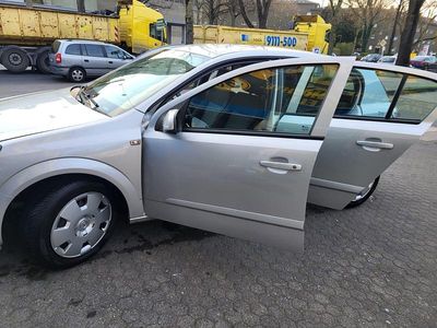 Gebraucht Opel Astra 66 PS (48 kW) 2006 Silber Limousine