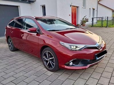 Usata Toyota Auris Touring Sports Comfort 116 CV (85 kW) 2017 Arancione Station wagon