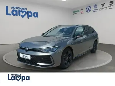 Nouvelle VW Passat R-line 193 ch (141 kW) 2025 Gris Break