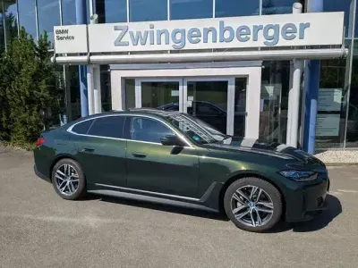 Gebraucht BMW i4 Shadowline 250 kW (340 PS) 2024 Sanremo green metallic Limousine
