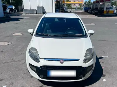 Gebraucht Fiat Punto 77 PS (56 kW) 2011 Weiß Kleinwagen
