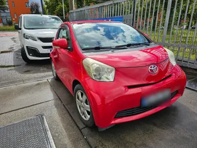 Gebraucht Toyota iQ 68 PS (50 kW) 2009 Rot Kleinwagen