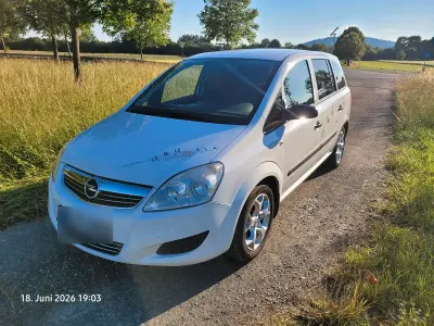Gebraucht Opel Zafira 120 PS (88 kW) 2009 Weiß Van / Kleinbus
