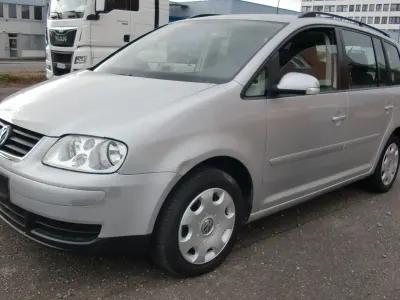 Second-hand VW Touran Highline 140 CP (102 kW) 2004 Gri Monovolum