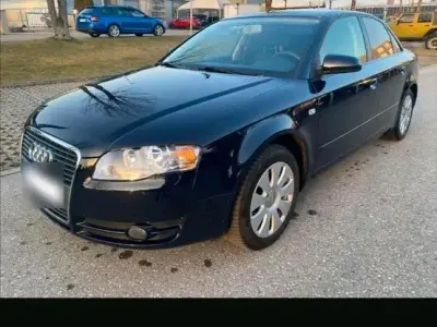 Gebraucht Audi A4 131 PS (96 kW) 2009 Blau Limousine