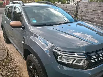 Gebraucht Dacia Duster Extreme 131 PS (96 kW) 2023 Grau SUV