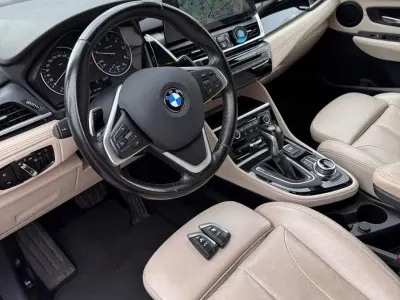 Gebraucht BMW 220 Sport Line 190 PS (139 kW) 2016 Schwarz Van / Kleinbus