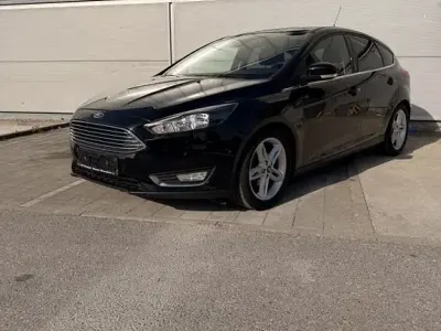 Begagnad Ford Focus Titanium 125 HK (91 kW) 2016 Svart Sedan