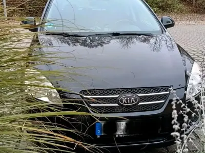 Gebraucht Kia Ceed Sportswagon 109 PS (80 kW) 2009 Schwarz Kombi
