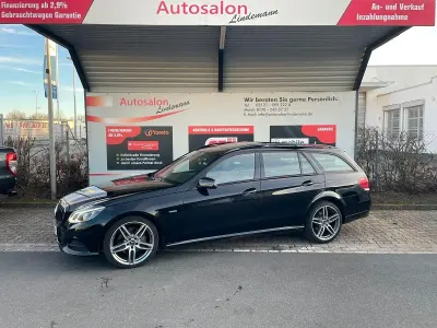 Usado Mercedes E220 Edition 170 CV (125 kW) 2016 Negro Familiar