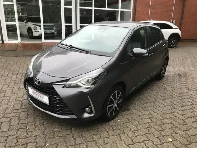 Gebraucht Toyota Yaris Comfort 112 PS (82 kW) 2019 Grey metallic Kleinwagen