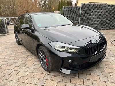 Gebraucht BMW 120 M Sport 190 PS (139 kW) 2022 Black saphire met Kleinwagen