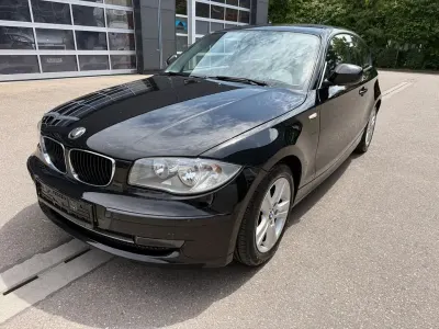 Gebraucht BMW 116 122 PS (89 kW) 2011 Schwarz Kleinwagen