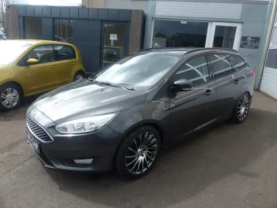 Gebraucht Ford Focus 101 PS (74 kW) 2015 Grau Kombi