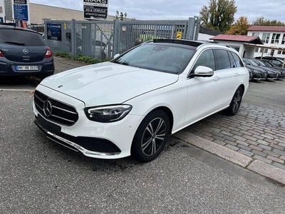Weiß Gebraucht 2020 Mercedes E220 Kombi | 15.900 €