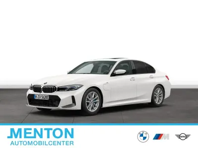 Gebraucht BMW 330e Sport Line 292 PS (214 kW) 2025 Weiß Limousine