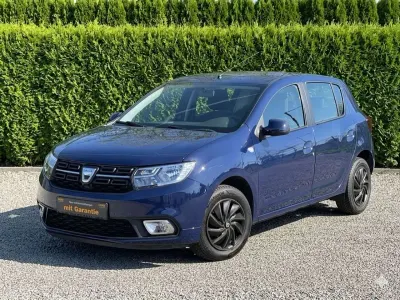 Używany Dacia Sandero Comfort 73 KM (53 kW) 2020 Niebieski Sedan/Limuzyna