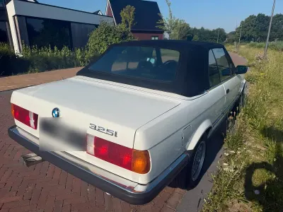 Gebraucht BMW 325 170 PS (125 kW) 1989 Weiß Cabrio