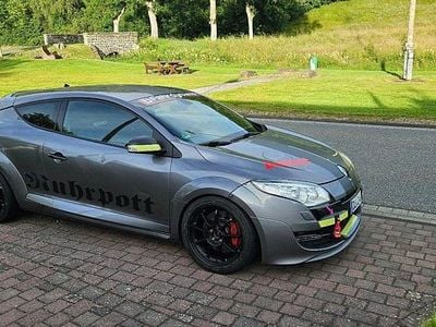 Gebraucht Renault Mégane Coupé 265 PS (194 kW) 2011 Silber Coupé