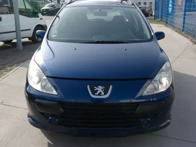 Usata Peugeot 307 Tendance 109 CV (80 kW) 2005 Blu Station wagon