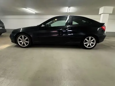 Second-hand Mercedes C200 Avantgarde 163 CP (119 kW) 2002 Negru Coupe