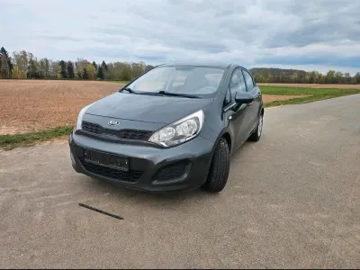 Usata Kia Rio 85 CV (62 kW) 2014 Grigio Utilitaria