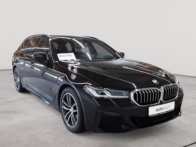 Gebraucht BMW 520 M Sport 190 PS (139 kW) 2022 Saphirschwarz metallic Kombi