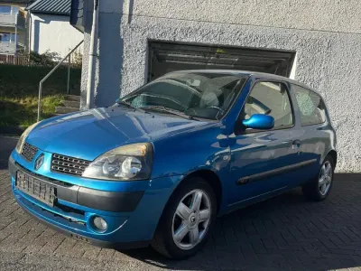 Brugt Renault Clio II 75 HK (55 kW) 2003 Blå Hatchback