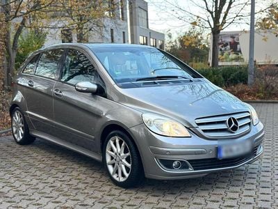 Mercedes B200