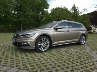 Gebraucht VW Passat Highline 190 PS (139 kW) 2016 Gold Kombi
