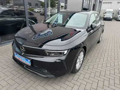Gebraucht Opel Astra Elegance 131 PS (96 kW) 2024 Schwarz Kleinwagen