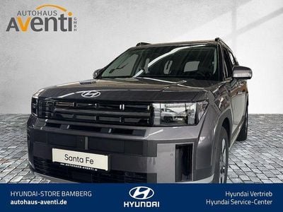 Neu Hyundai Santa Fe Intro Edition 215 PS (158 kW) 2025 Grau SUV