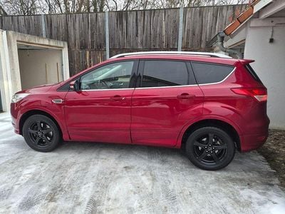 Rot Gebraucht 2016 Ford Kuga Individual SUV | 12.200 € (Guter Preis)