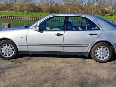 Mercedes E230