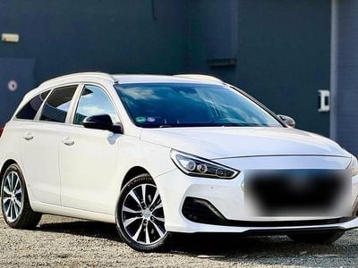 Gebraucht Hyundai i30 Passion Plus 140 PS (102 kW) 2019 Weiß Kombi