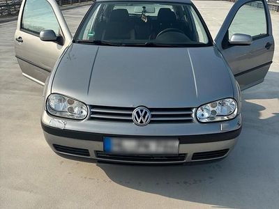 Usata VW Golf IV 75 CV (55 kW) 2002 Argento Utilitaria