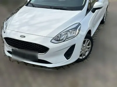 Gebraucht Ford Fiesta Cool & Connect 75 PS (55 kW) 2021 Weiß Kleinwagen