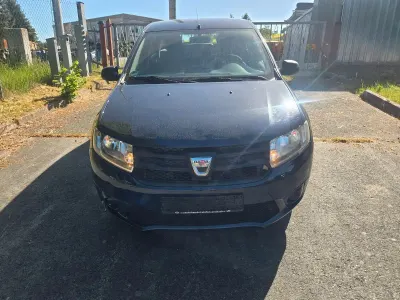 Używany Dacia Sandero Ambiance 90 KM (66 kW) 2014 Niebieski Sedan/Limuzyna