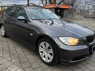 Gebraucht BMW 318 129 PS (94 kW) 2007 Grau Kombi